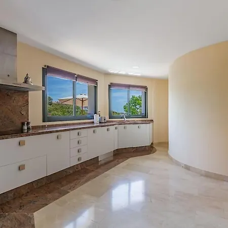Villa Tranquil 3 Bed With Private Pool + Sea View!