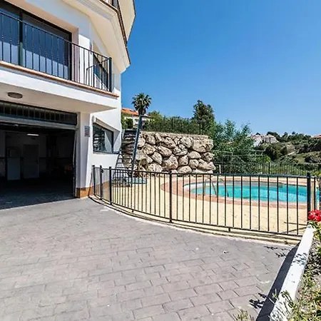 Tranquil 3 Bed With Private Pool + Sea View!