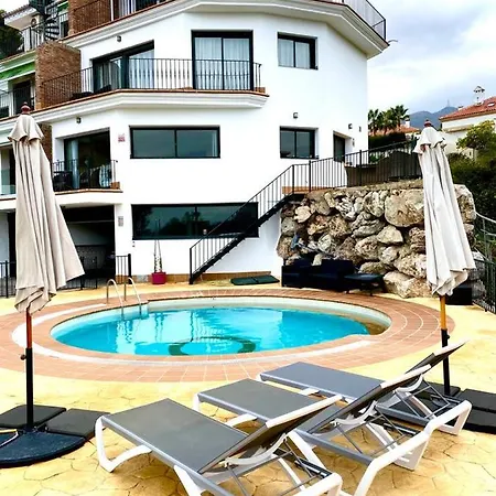 Tranquil 3 Bed With Private Pool + Sea View!