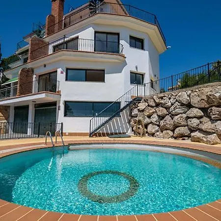 Tranquil 3 Bed With Private Pool + Sea View! Villa