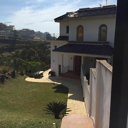 Villa Tranquil 3 Bed With Private Pool + Sea View! *