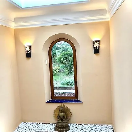 Villa Tranquil 3 Bed With Private Pool + Sea View! *