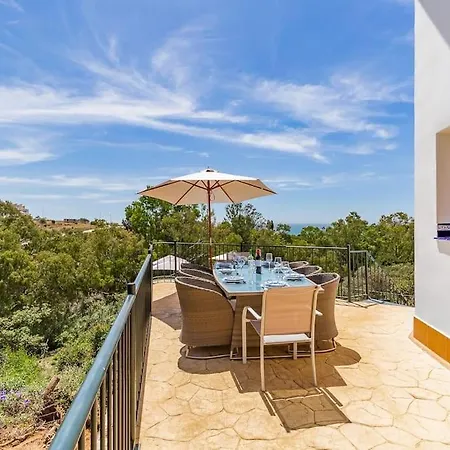 Tranquil 3 Bed With Private Pool + Sea View! *