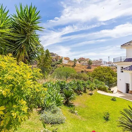 Villa Tranquil 3 Bed With Private Pool + Sea View!