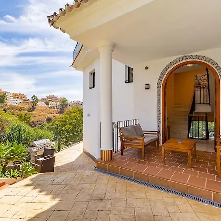 Villa Tranquil 3 Bed With Private Pool + Sea View! *